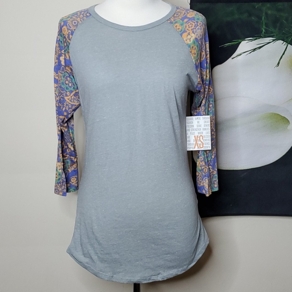 NWT Lularoe Randy 3/4 Length Sleeve Raglan Top
